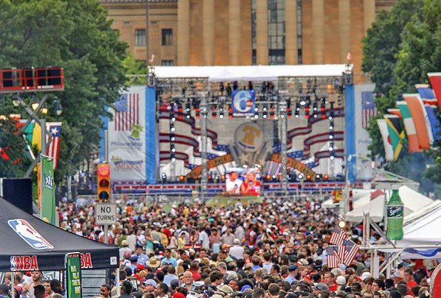 Hit the Parkway for the party of the summer! Photo by G. Widman/Visit Philadelphia